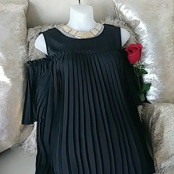 ELLE Tops - WOMENS BLOUSE SIZE M